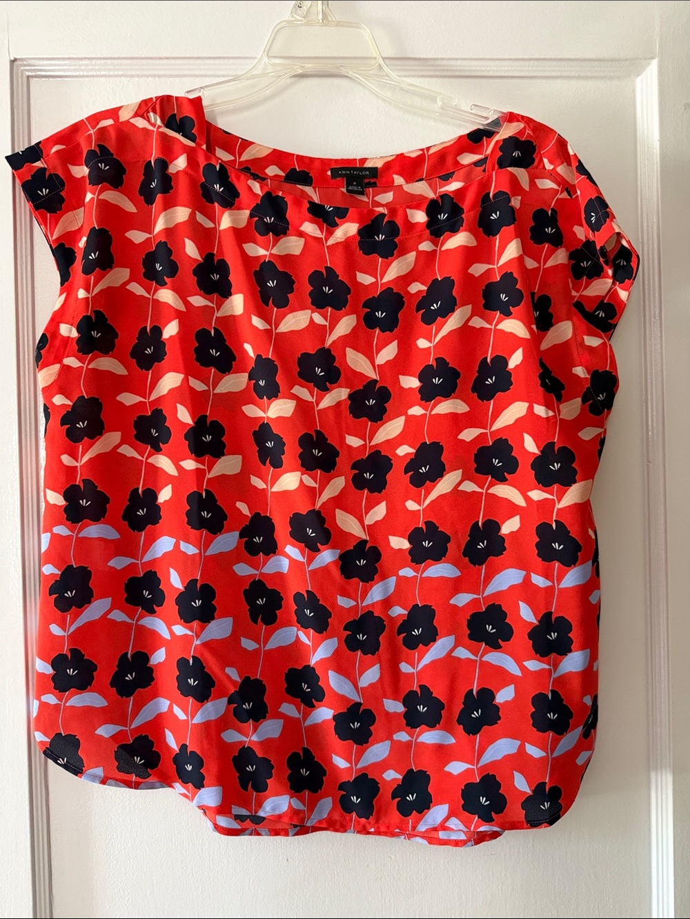LOFT Red Floral Short-Sleeve Blouse
